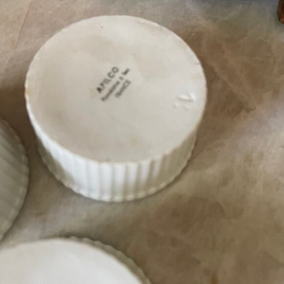 Apilco France set of 3 porcelain ramekins 3-1/4” - Picture 8 of 10